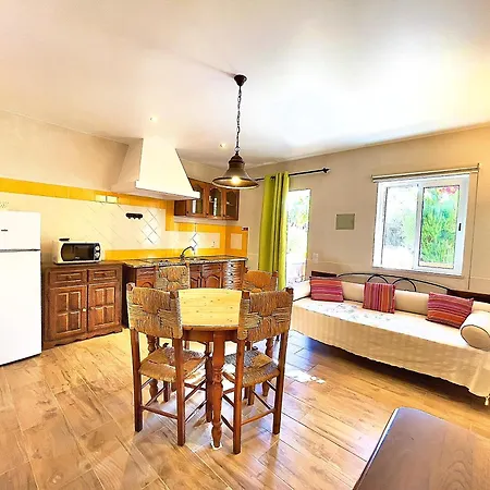 ホリデーパーク Quinta Do Mar - Country & Sea Village 3*